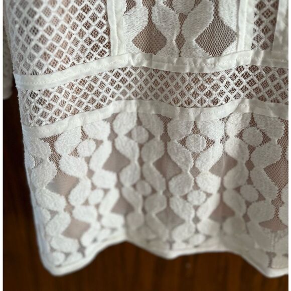 BCBG ivory 2-piece gorgeous dress set.Straight style, laced shell, solid slip, S - Picture 9 of 14